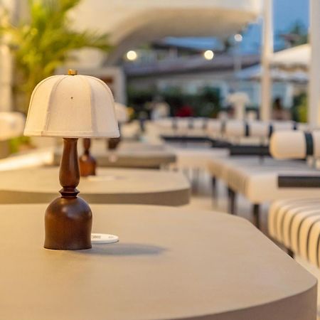Living Room Beach Resort Morjim Bagian luar foto