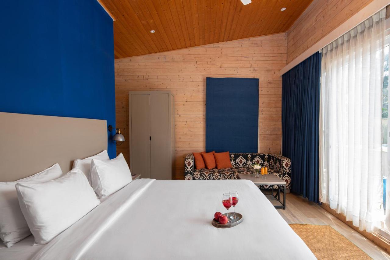 Living Room Beach Resort Morjim Bagian luar foto